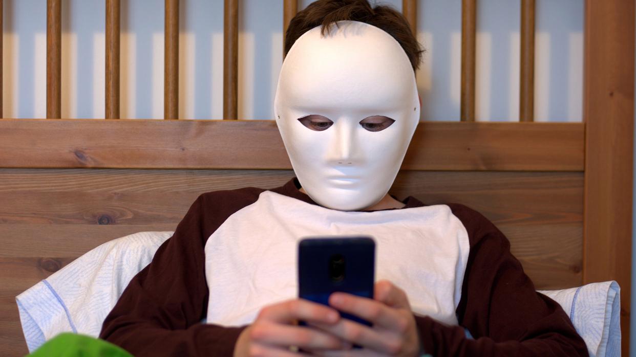 弹幕互动游戏：直播间的新型“老虎机”？