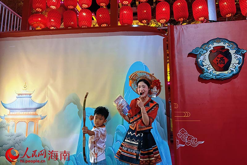 保亭七仙奇梦黎苗神话演艺新春首日引爆游客热情