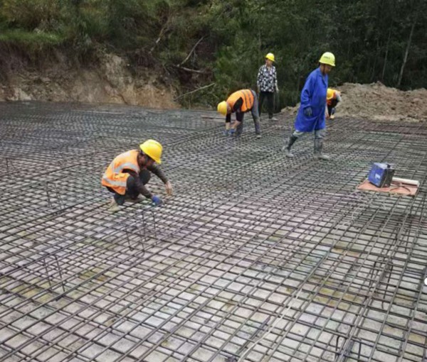 石柱鱼池镇污水处理厂一体化设备项目现场。重庆环投集团供图