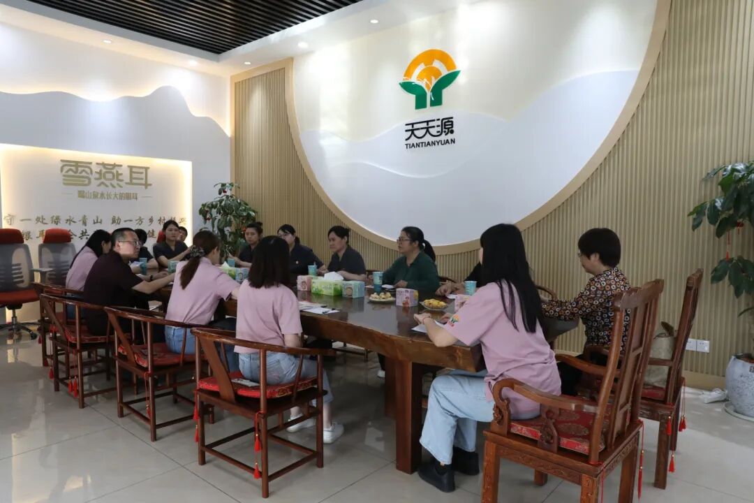 政协委员们开展“法治体检”进企业活动