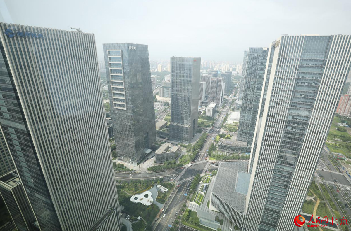 北京丽泽：向下扎根 向上绽放