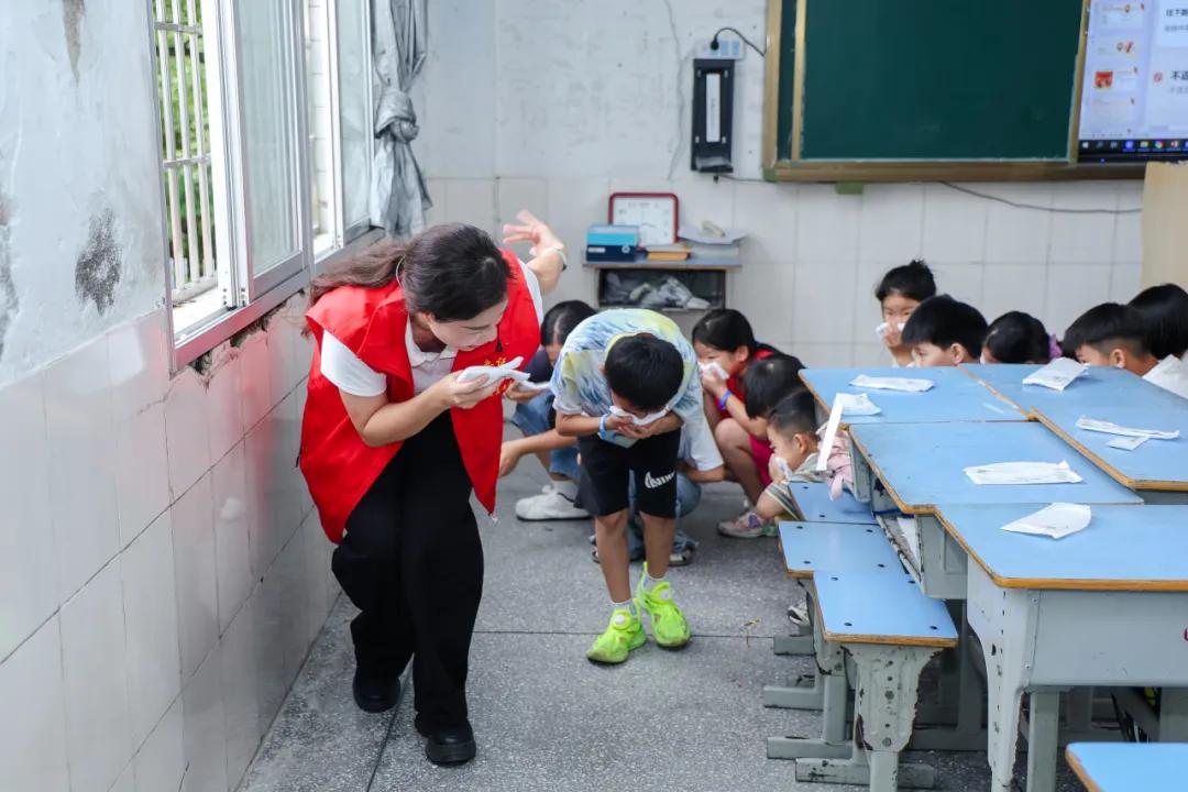 开展适龄的安全主题课程